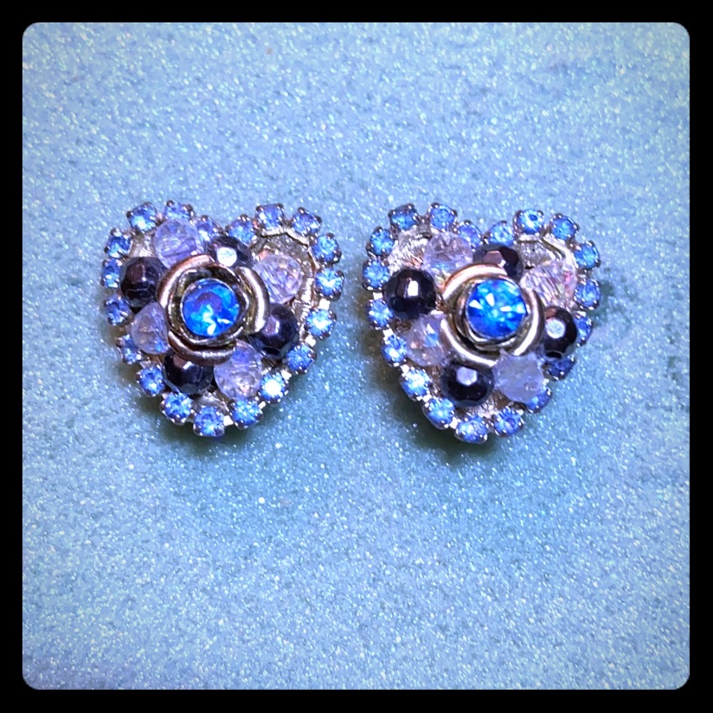 💐 BETSY JOHNSON HEART PIERCED EARRINGS